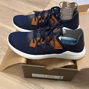Brand new with box Olukai Men's Navy Golf Shoes size 10
